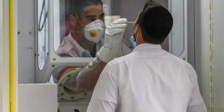 Israel ve un aumento repentino en casos de COVID-19