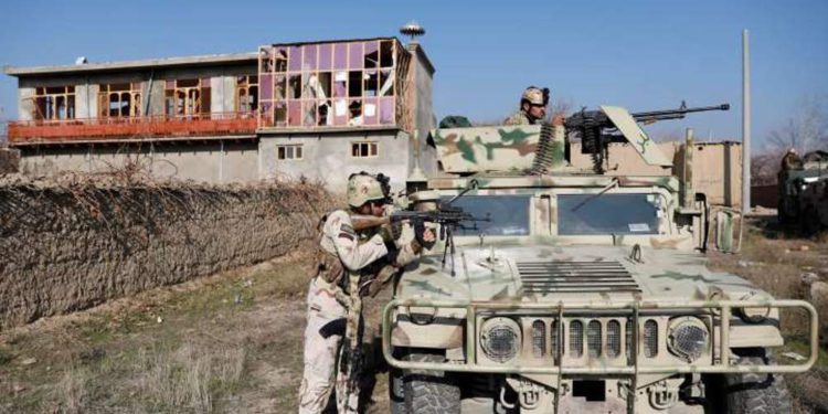 Seis trabajadores de base militar de EE.UU. en Afganistán mueren acribillados