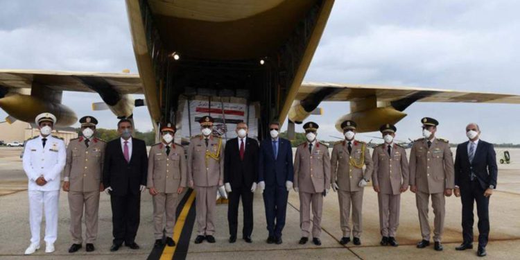 Egipto envía suministros médicos para ayudar a hospitales de Estados Unidos