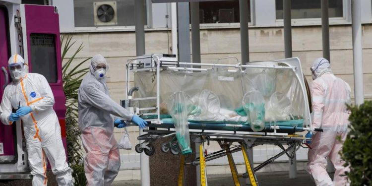 Israelí de 48 años muere por COVID-19 sin presentar otra enfermedad