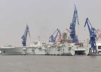 Marina de China presenta nuevo portaaviones de asalto