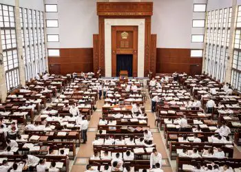 A estudiantes no israelíes de yeshivá se les permitirá regresar a Israel