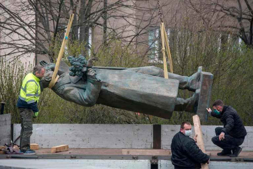 Mientras Putin busca reinventar la historia, las relaciones ruso-checas alcanzan un nuevo límite