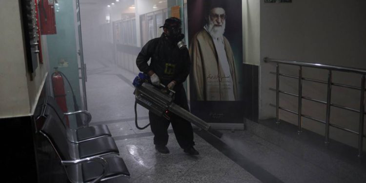 Como el IRGC de Irán está manejando la política respecto al coronavirus