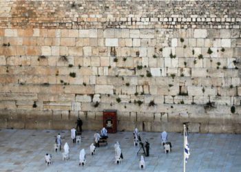 Israelíes reiniciarán plegarias en el Muro Occidental de la capital