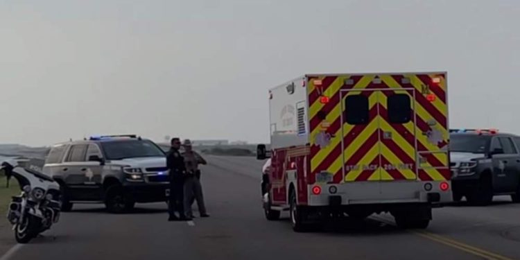 FBI investiga posible vínculo terrorista en el ataque a la Base Naval de Texas