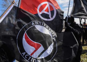 Turquía busca vincular a la milicia kurda YPG de Siria con ANTIFA tras el tuit de Trump