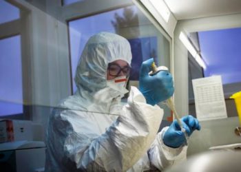 En la última semana se confirmaron más de 800 nuevos casos de coronavirus en Israel, ya que la tasa de infección diaria sigue aumentando tras el levantamiento parcial de las restricciones gubernamentales.