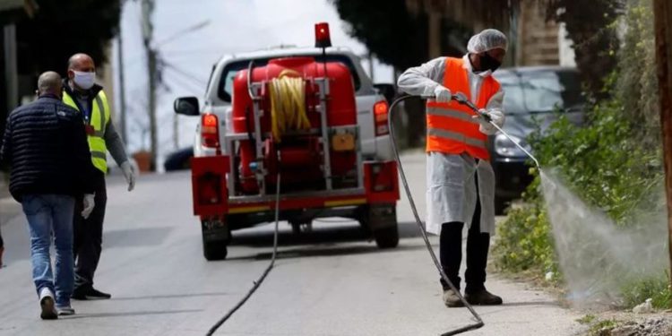 Autoridad Palestina ordena cierre total debido a aumento de casos de coronavirus