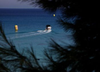 Chipre sanciona a dos israelíes por no cumplir cuarentena después de viaje en barco