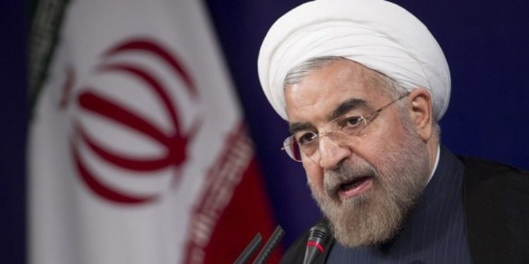 Legisladores de Irán convocan a Rouhani para interrogarlo sobre sus políticas económicas