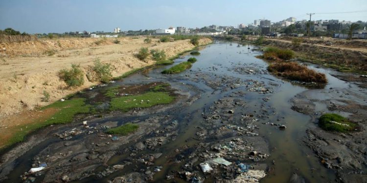 Israel advierte sobe un desastre ecológico debido a las aguas residuales de Gaza