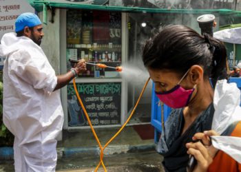 India registra récord mundial de nuevos casos de coronavirus en 24 horas con 78 761 infecciones
