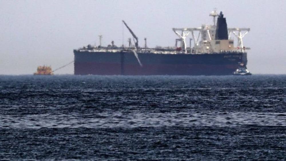 Irán limpia el derrame de petróleo en la región norte del Golfo