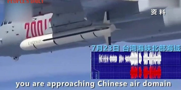 China difunde vídeo de “advertencia” a un avión estadounidense sobre el Estrecho de Taiwán