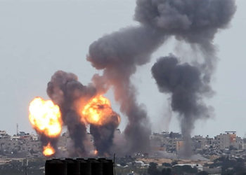 Israel ataca fábrica de armas de Hamas en respuesta a ráfaga de cohetes