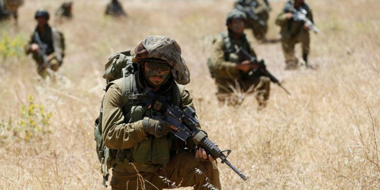Las FDI tardarían meses en eliminar los bastiones de Hezbollah, según funcionario de defensa