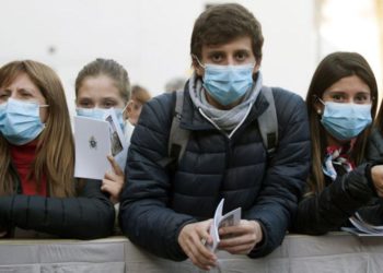 OMS: La proporción de jóvenes con coronavirus se triplicó en cinco meses