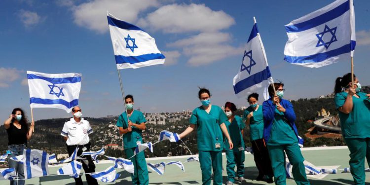 Sobrevuelo especial en honor a los equipos médicos israelíes