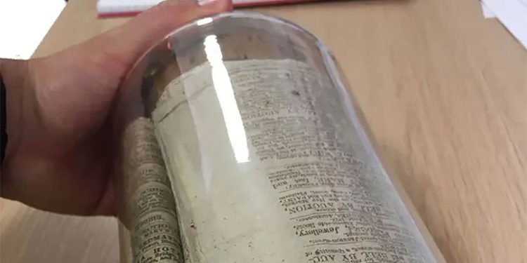 Cápsula del tiempo de 150 años encontrada en la sinagoga más antigua de Manchester