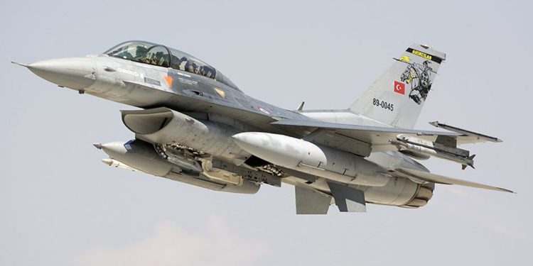 F-16 de Turquía derribó un avión de guerra SU-25 armenio