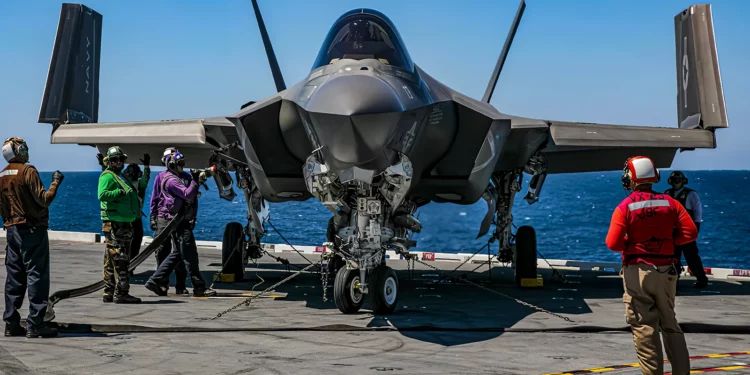 9 letales características del caza furtivo F-35C