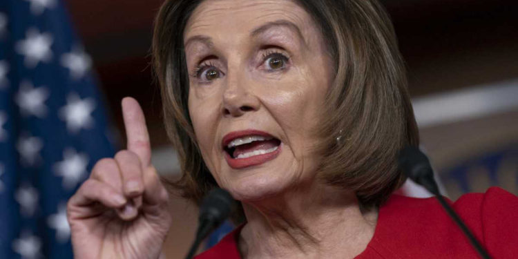 Nancy Pelosi habla con Netanyahu