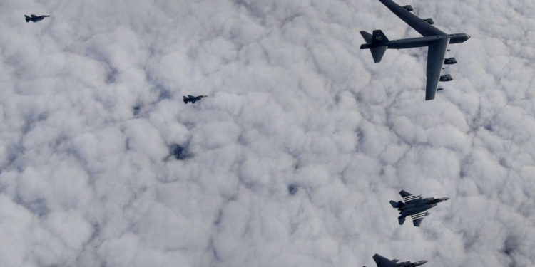 Más de 50 aviones militares entrenan juntos en el ejercicio Point Blank 20-4