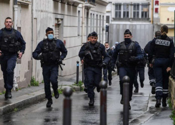 Francia promete proteger a su comunidad judía en Yom Kipur tras ataque de apuñalamiento