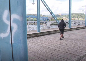 Esvásticas pintadas con spray en las calles de Chattanooga, Tennessee