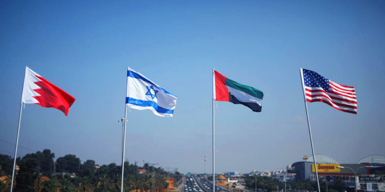 Funcionario de la Autoridad Palestina nombra a cinco países que establecerán lazos con Israel