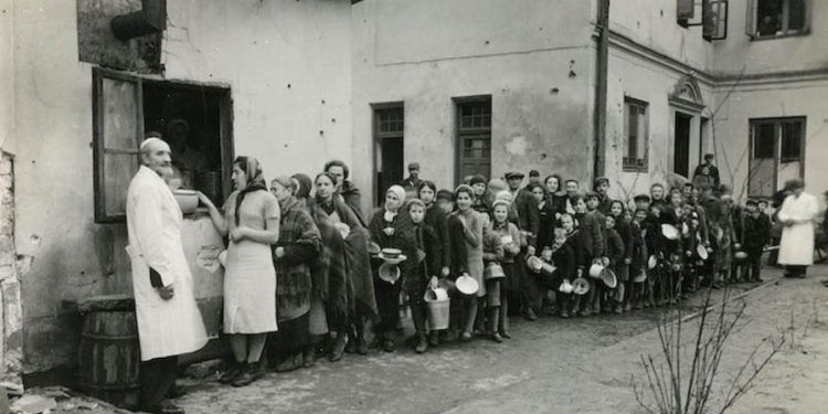 El distanciamiento social en el gueto de Varsovia