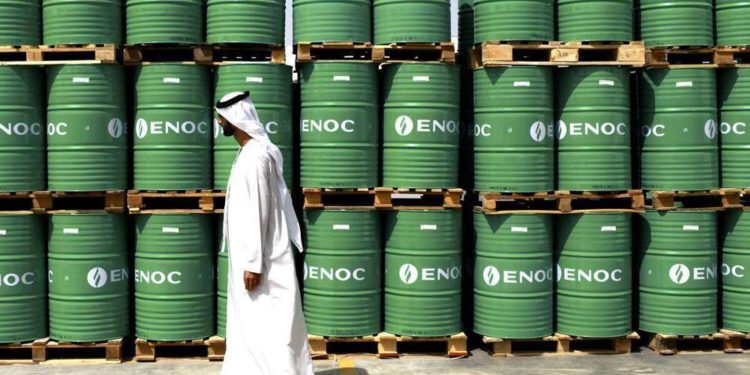 Exportaciones de petróleo de Arabia Saudita a EE.UU. caen a su nivel más bajo en décadas