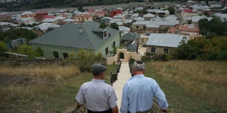 Vivir en Azerbaiyán como un judío versus ser judío en Armenia