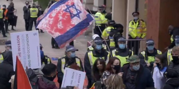 Activistas del BDS vandalizan sede de Elbit Systems en Londres