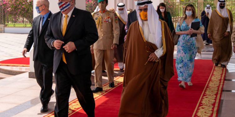 El Ministro de Relaciones Exteriores de Bahréin, Abdullatif bin Rashid Al-Zayani, visitará Israel por primera vez el miércoles, según confirmó el Ministerio de Relaciones Exteriores el domingo.