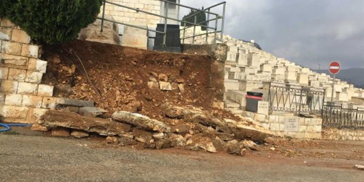 Muro de cementerio en Jerusalem colapsa tras lluvias