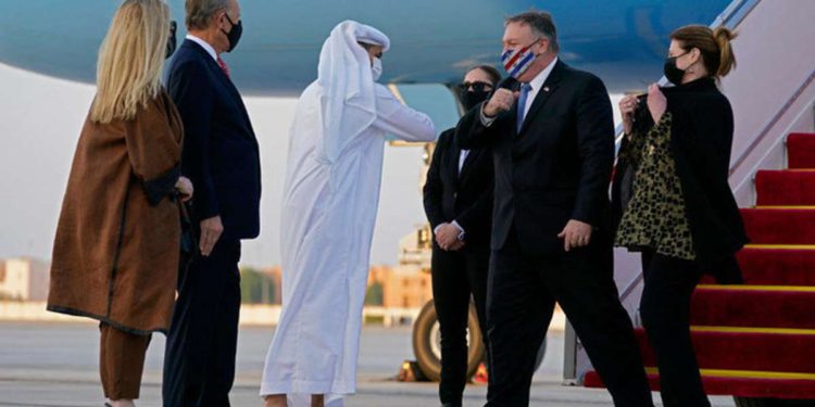 Pompeo se reunirá con negociadores talibanes en Qatar