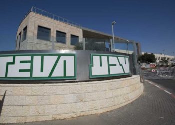 Teva supera a los analistas en el beneficio del primer trimestre, pero pierde ingresos