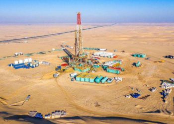 Nuevo hallazgo de petróleo acerca a Emiratos Árabes Unidos a Rusia en reservas
