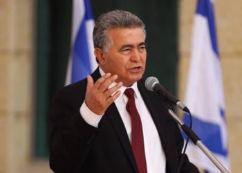 Amir Peretz: 'me postulo para presidente'