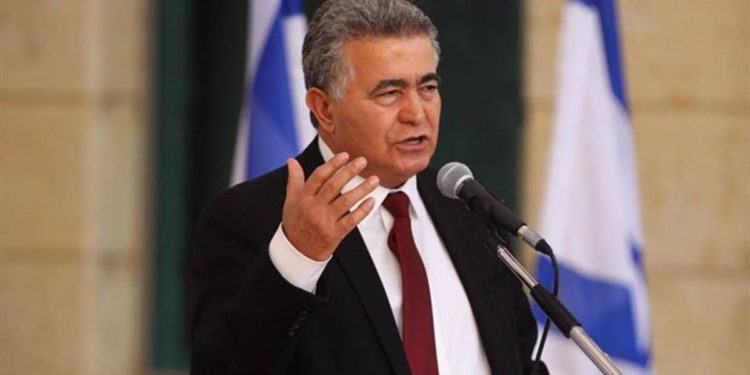 Amir Peretz: 'me postulo para presidente'