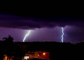 Grandes tormentas elevan el Mar de Galilea e inundan las principales carreteras