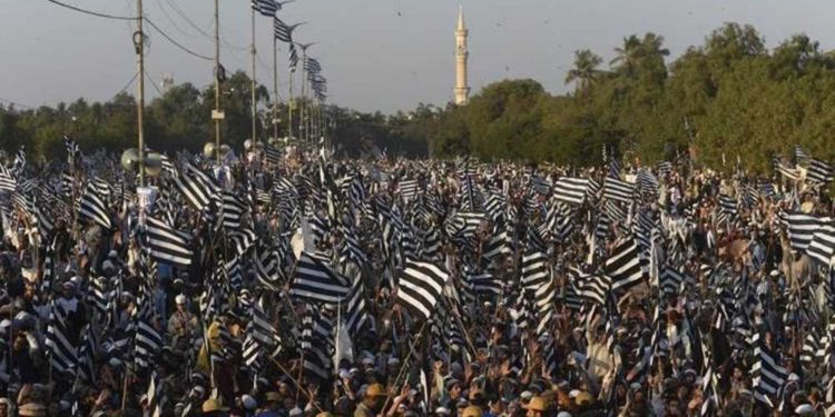 Multitudinaria manifestación anti-Israel en Pakistán
