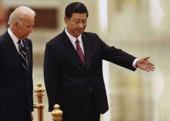 China somete a diplomáticos estadounidenses a prueba anal de coronavirus