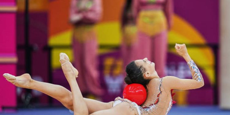 Ashram gana segunda medalla de oro en la Copa del Mundo de gimnasia rítmica