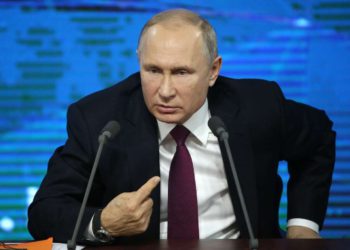 Putin firma la ley que le permite estar en el poder hasta 2036