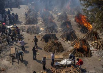 Israel se plantea enviar ayuda a la India devastada por el virus
