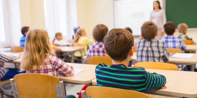 El equipo Biden impulsa la Teoría Crítica de la Raza en las aulas de Estados Unidos