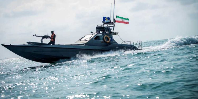 Barcos de Irán acosaron a la Guardia Costera de EE.UU en el Golfo Pérsico